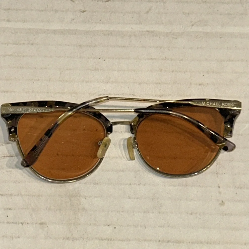 Michael Kors Womens Savannah Tortiose Shell‎ Magnified Sunglasses